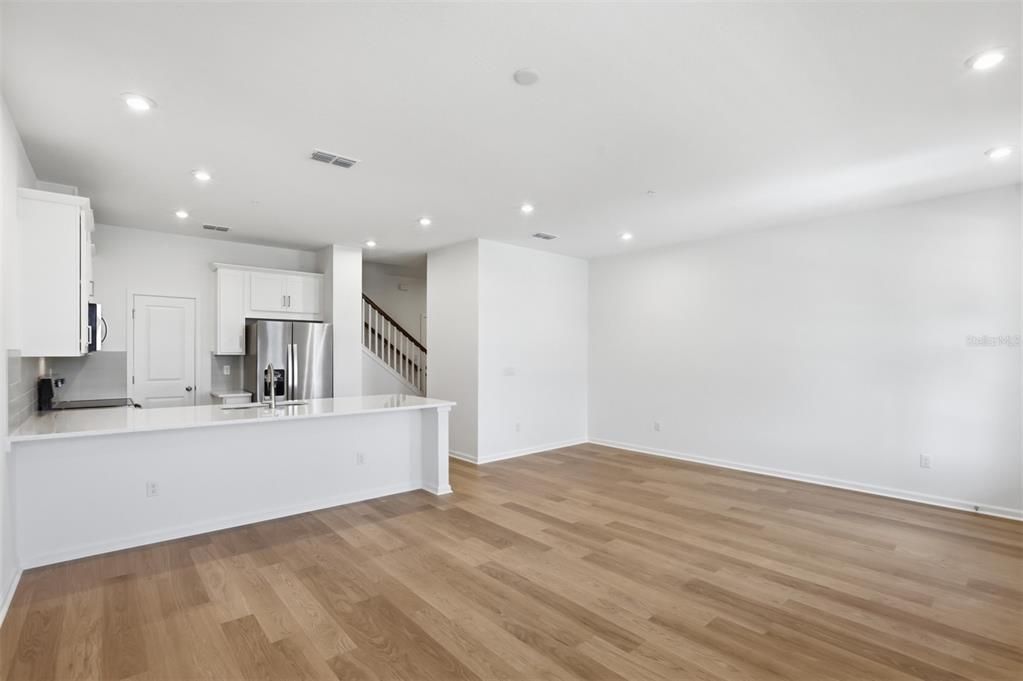 На продажу: $414,990 (3 спален, 2 ванн, 1476 Квадратных фут)