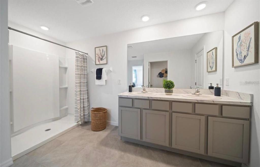 For Rent: $2,450 (4 beds, 2 baths, 2260 Square Feet)