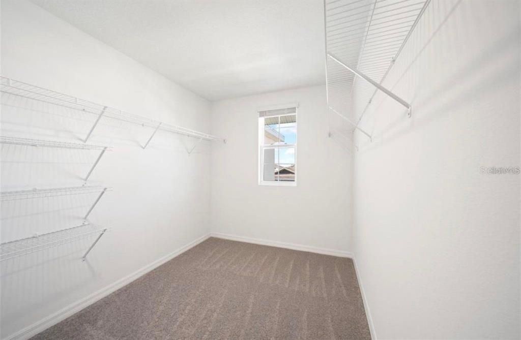 For Rent: $2,450 (4 beds, 2 baths, 2260 Square Feet)