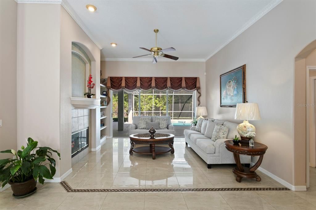 Activo con contrato: $815,000 (5 camas, 4 baños, 3250 Pies cuadrados)