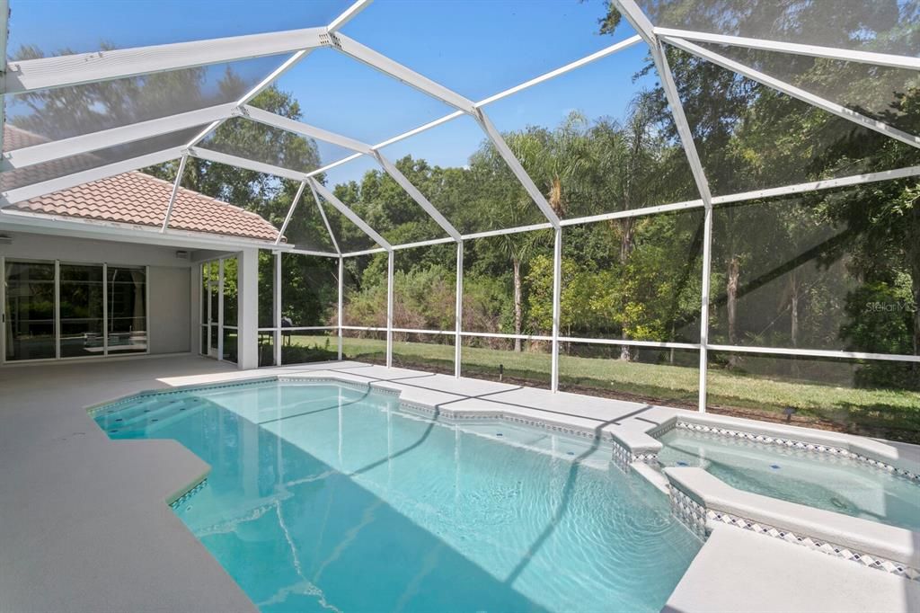 Activo con contrato: $815,000 (5 camas, 4 baños, 3250 Pies cuadrados)