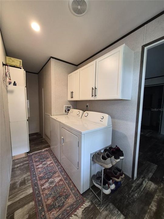 На продажу: $179,999 (2 спален, 2 ванн, 910 Квадратных фут)