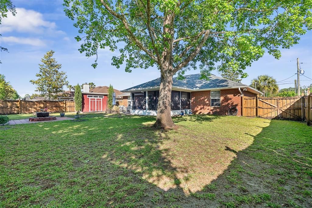 Под контрактом: $335,000 (4 спален, 2 ванн, 1804 Квадратных фут)