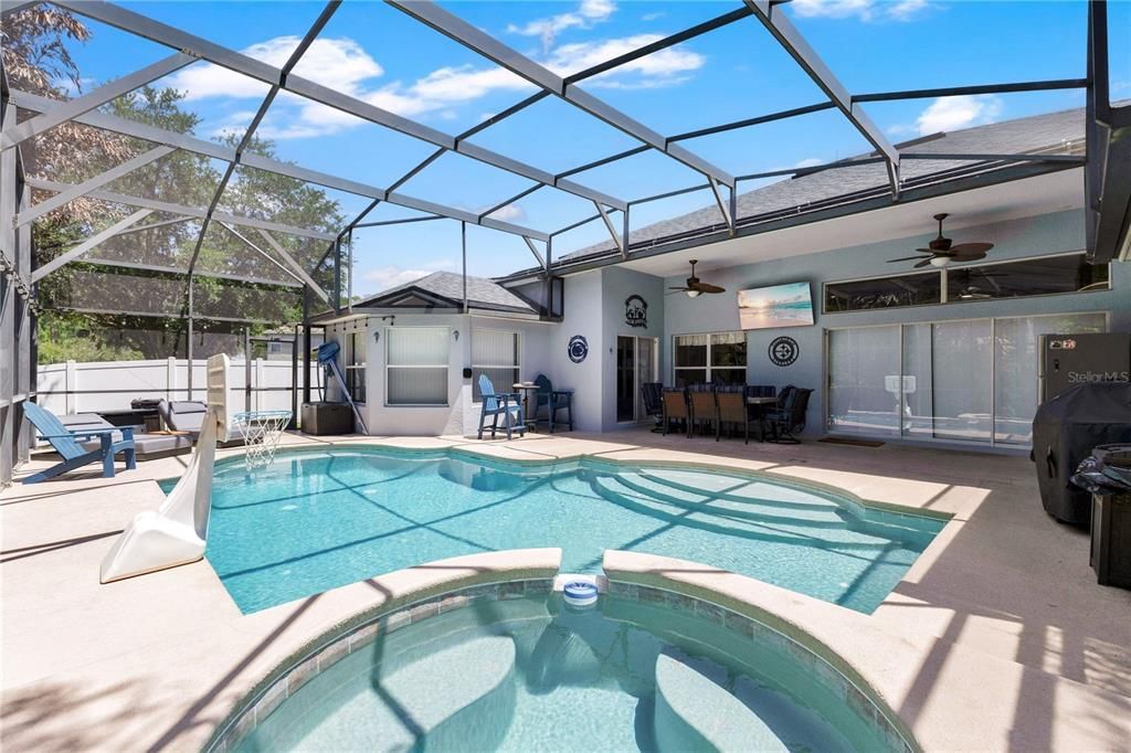 For Sale: $570,000 (5 beds, 3 baths, 2966 Square Feet)