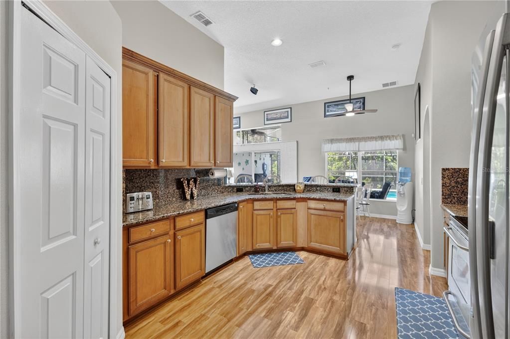 For Sale: $570,000 (5 beds, 3 baths, 2966 Square Feet)