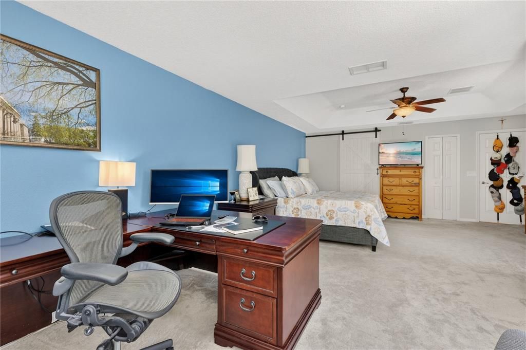 For Sale: $570,000 (5 beds, 3 baths, 2966 Square Feet)