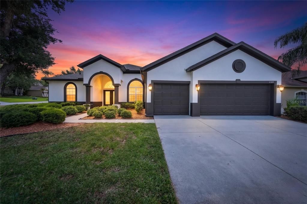 For Sale: $525,000 (4 beds, 3 baths, 2637 Square Feet)