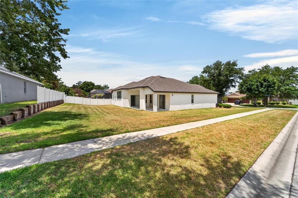 For Sale: $525,000 (4 beds, 3 baths, 2637 Square Feet)