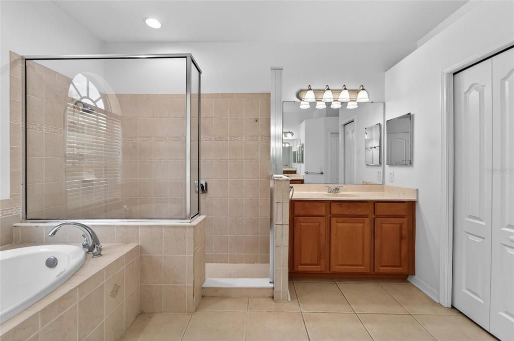 For Sale: $525,000 (4 beds, 3 baths, 2637 Square Feet)