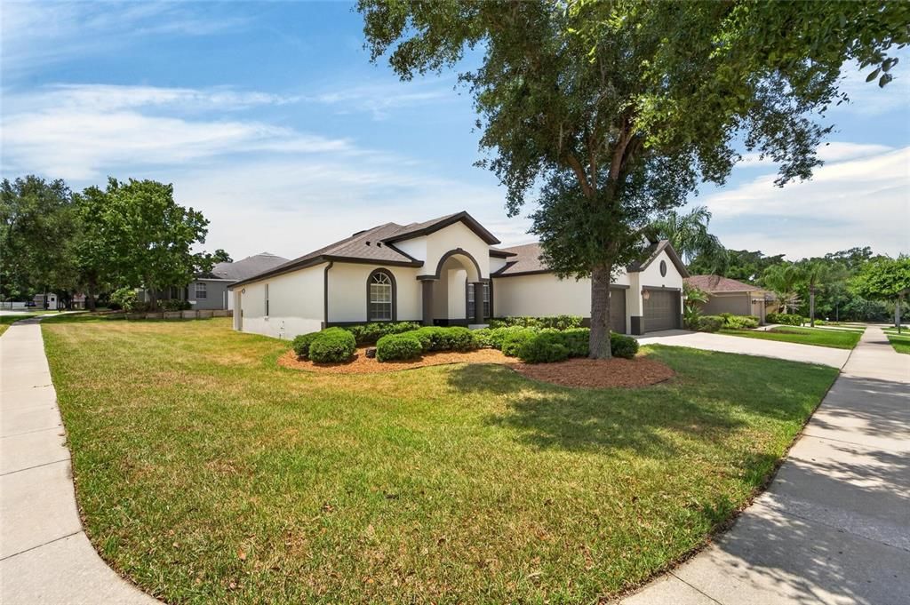 For Sale: $525,000 (4 beds, 3 baths, 2637 Square Feet)