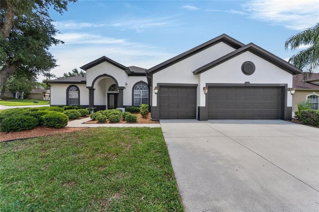 For Sale: $525,000 (4 beds, 3 baths, 2637 Square Feet)