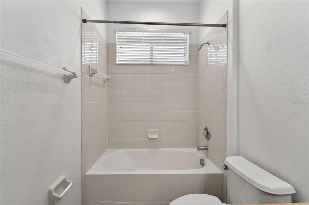 For Sale: $525,000 (4 beds, 3 baths, 2637 Square Feet)
