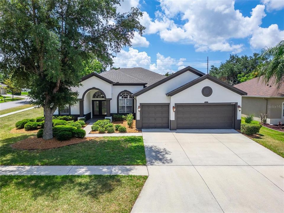 For Sale: $525,000 (4 beds, 3 baths, 2637 Square Feet)