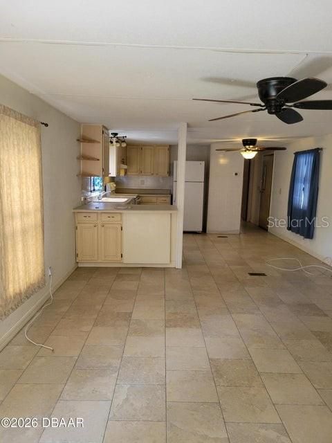 For Sale: $169,900 (2 beds, 2 baths, 980 Square Feet)