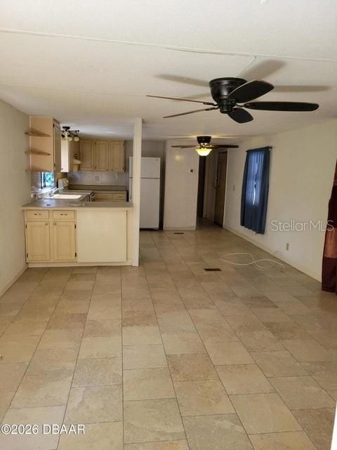 For Sale: $169,900 (2 beds, 2 baths, 980 Square Feet)