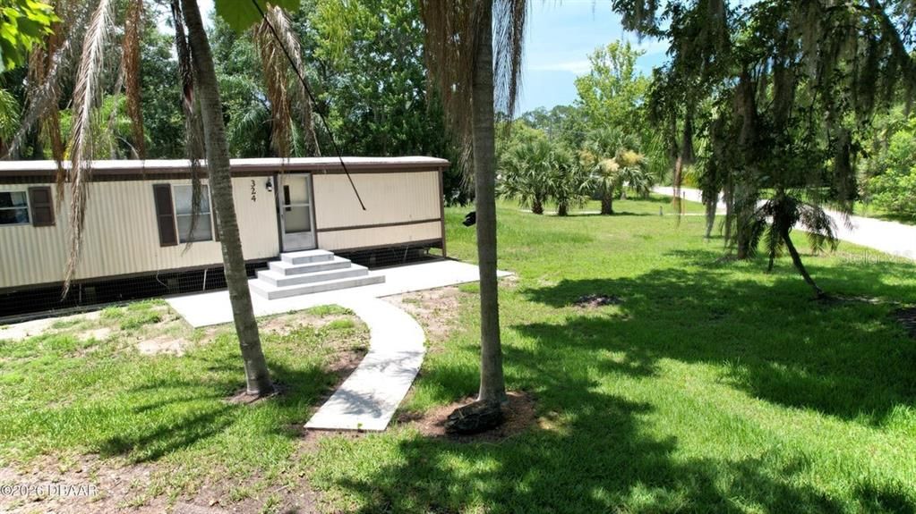 For Sale: $169,900 (2 beds, 2 baths, 980 Square Feet)