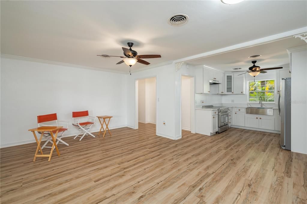 En Venta: $465,000 (4 camas, 3 baños, 2593 Pies cuadrados)