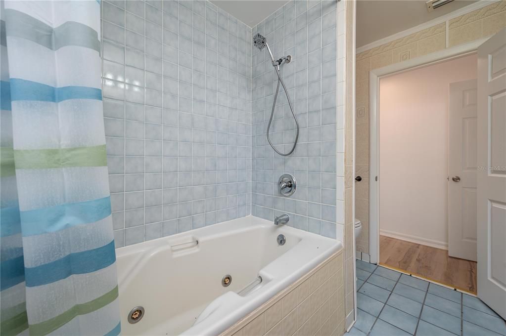 En Venta: $465,000 (4 camas, 3 baños, 2593 Pies cuadrados)