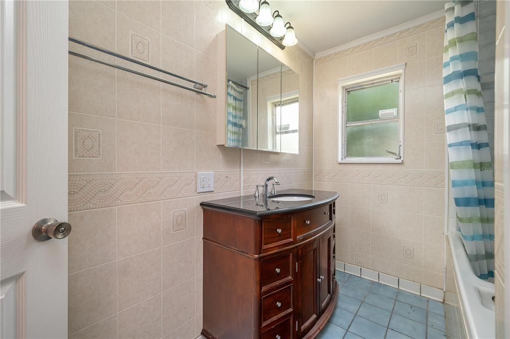 En Venta: $465,000 (4 camas, 3 baños, 2593 Pies cuadrados)