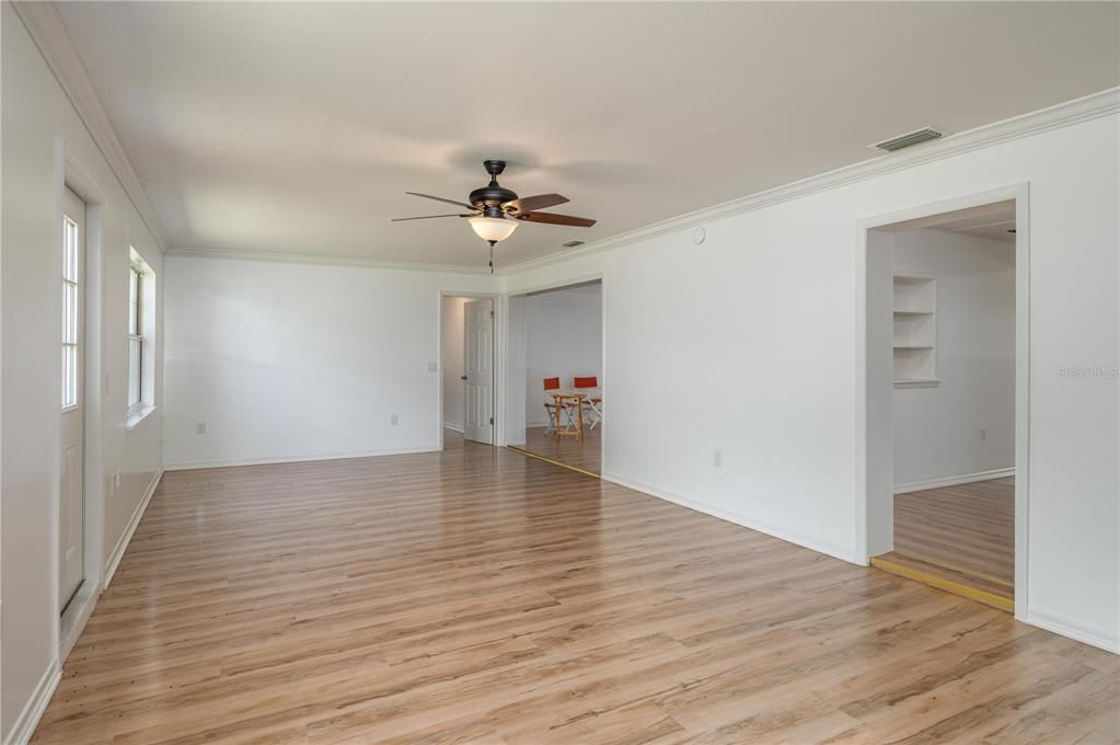 En Venta: $465,000 (4 camas, 3 baños, 2593 Pies cuadrados)