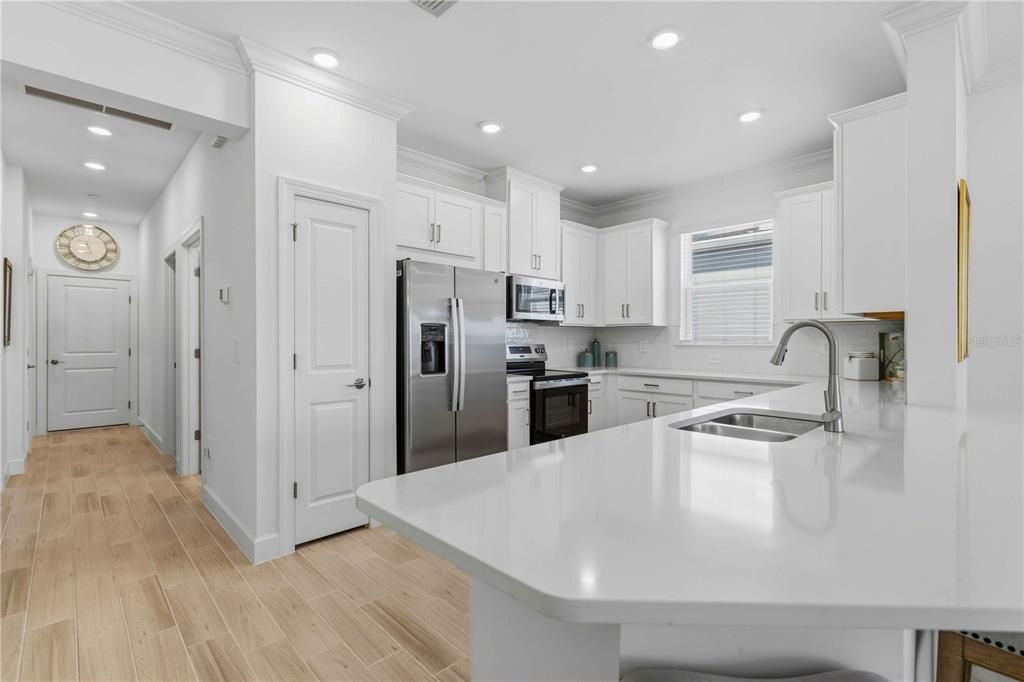 Под контрактом: $285,000 (2 спален, 2 ванн, 1515 Квадратных фут)