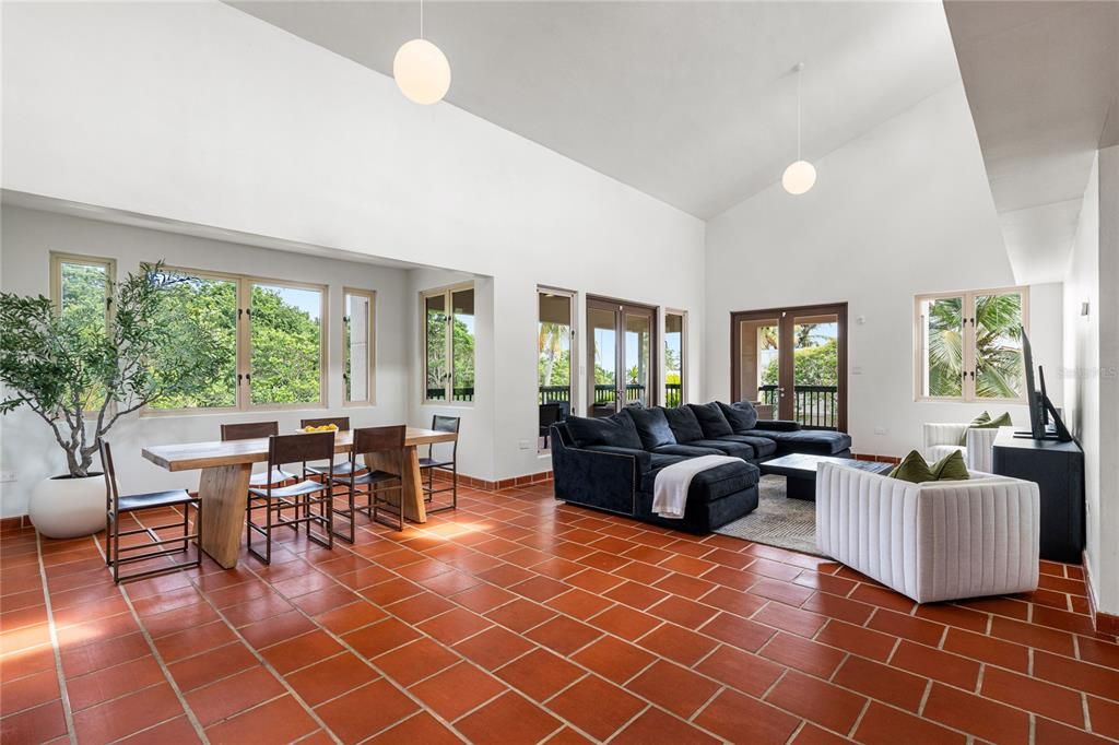 For Sale: $1,995,000 (3 beds, 3 baths, 2792 Square Feet)