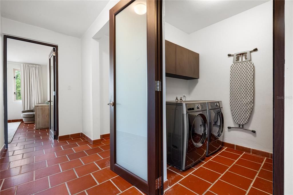 For Sale: $1,995,000 (3 beds, 3 baths, 2792 Square Feet)