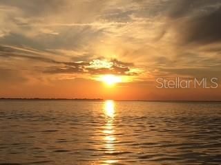 На продажу: $298,900 (0.60 acres)