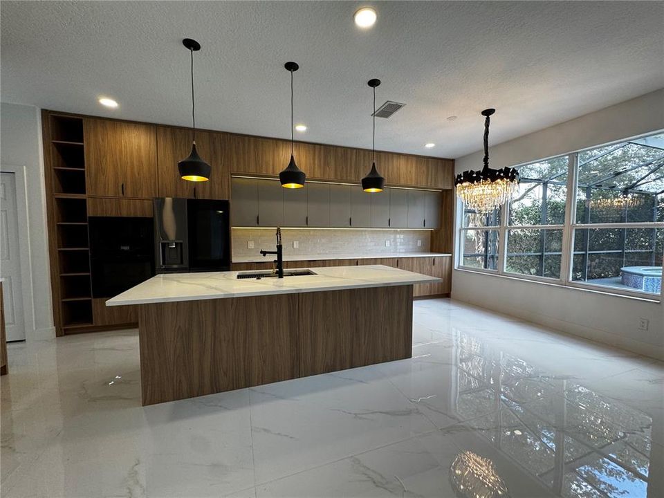 For Sale: $1,059,000 (5 beds, 4 baths, 3951 Square Feet)