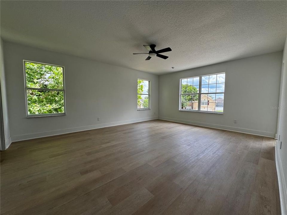 For Sale: $1,059,000 (5 beds, 4 baths, 3951 Square Feet)