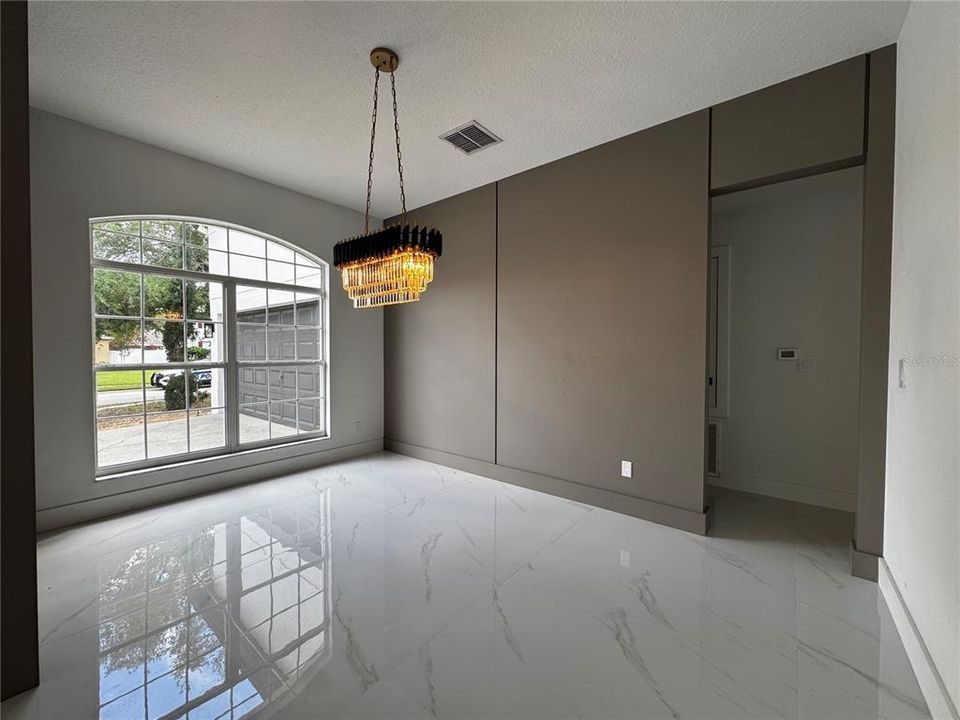 For Sale: $1,059,000 (5 beds, 4 baths, 3951 Square Feet)
