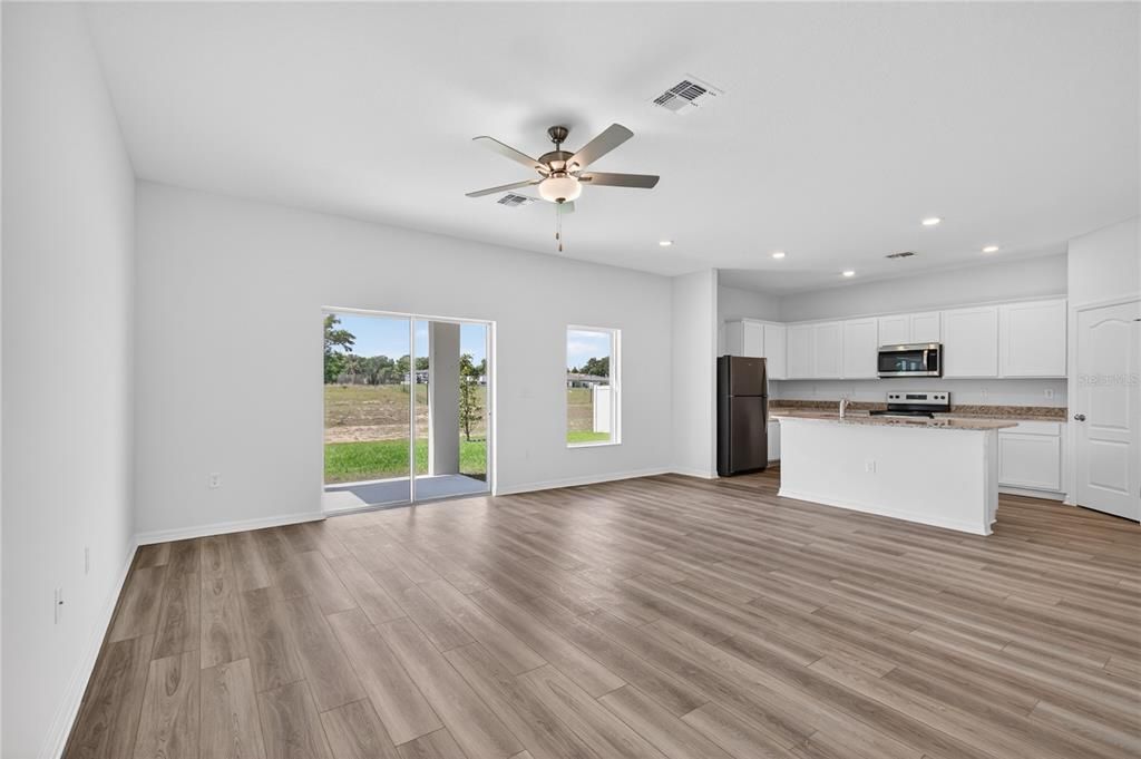 For Sale: $354,900 (4 beds, 2 baths, 1811 Square Feet)