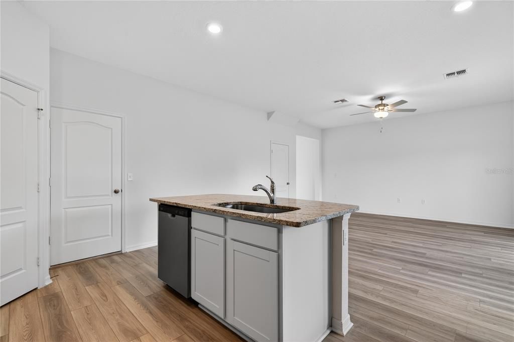 For Sale: $354,900 (4 beds, 2 baths, 1811 Square Feet)