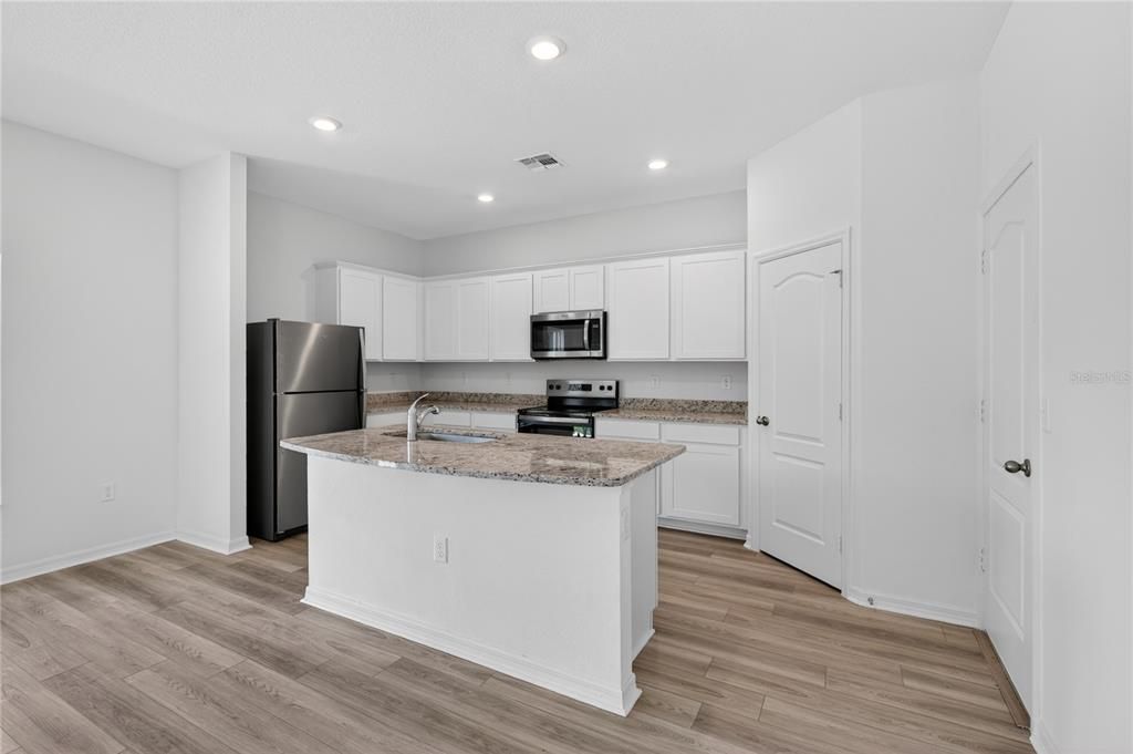 For Sale: $354,900 (4 beds, 2 baths, 1811 Square Feet)