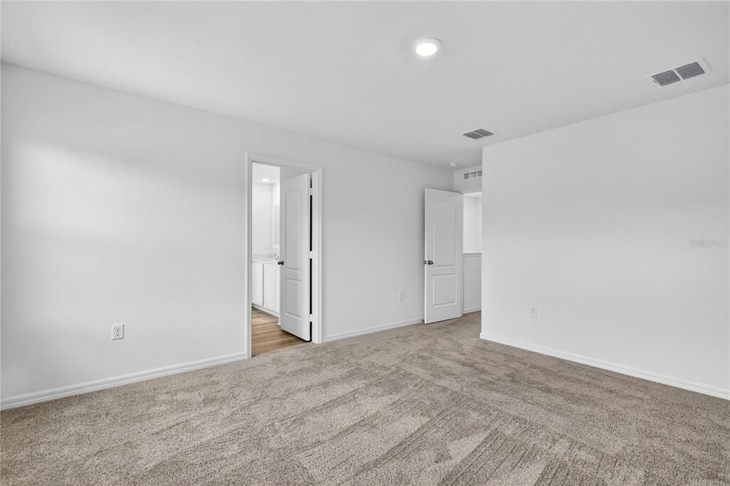For Sale: $354,900 (4 beds, 2 baths, 1811 Square Feet)