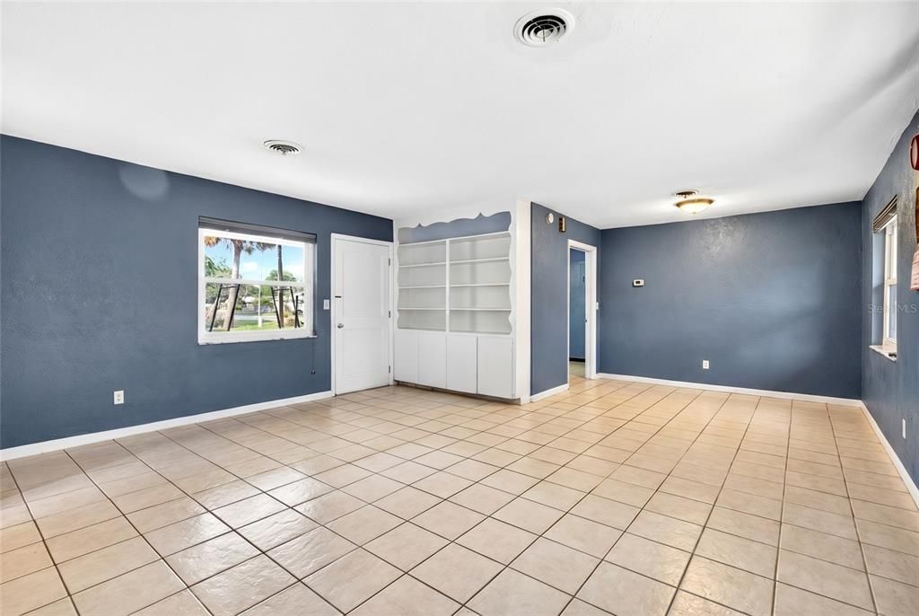 For Rent: $1,600 (2 beds, 2 baths, 958 Square Feet)