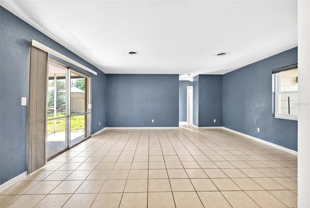 For Rent: $1,600 (2 beds, 2 baths, 958 Square Feet)