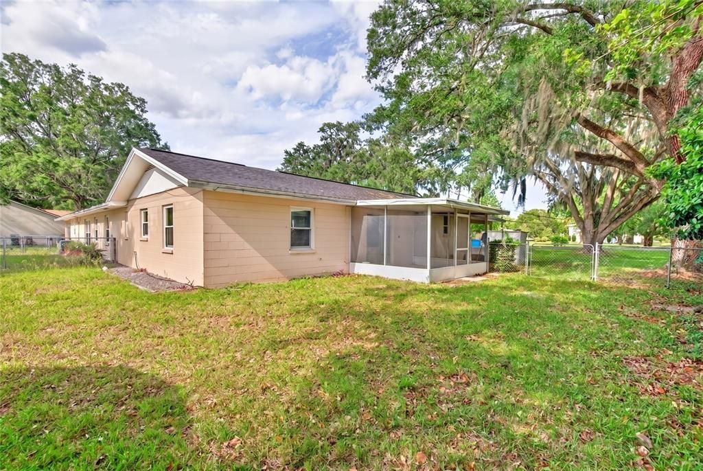 For Rent: $1,600 (2 beds, 2 baths, 958 Square Feet)