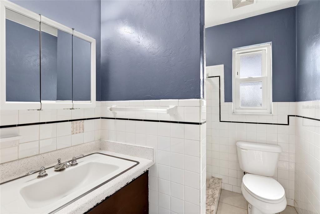 For Rent: $1,600 (2 beds, 2 baths, 958 Square Feet)