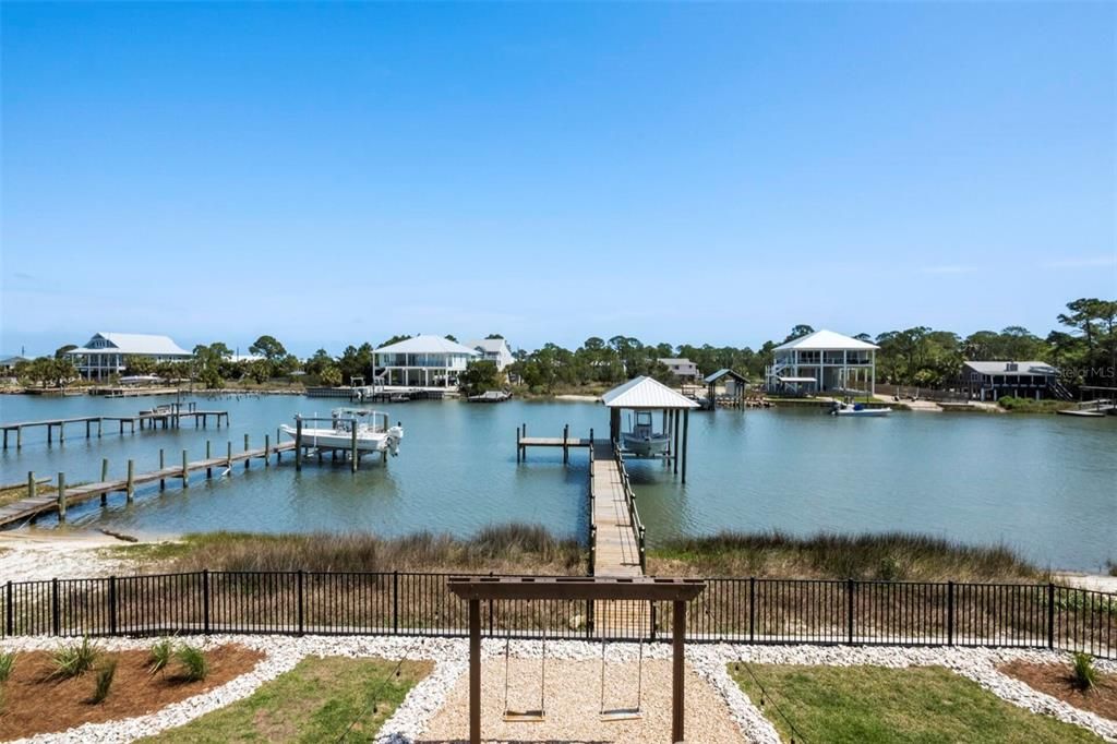 For Sale: $1,600,000 (3 beds, 3 baths, 1500 Square Feet)