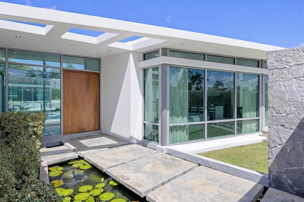 На продажу: $3,688,000 (4 спален, 4 ванн, 3400 Квадратных фут)