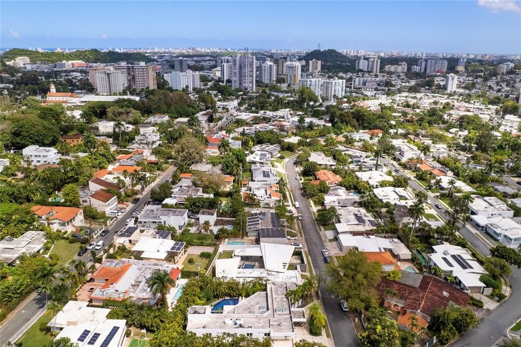На продажу: $3,688,000 (4 спален, 4 ванн, 3400 Квадратных фут)