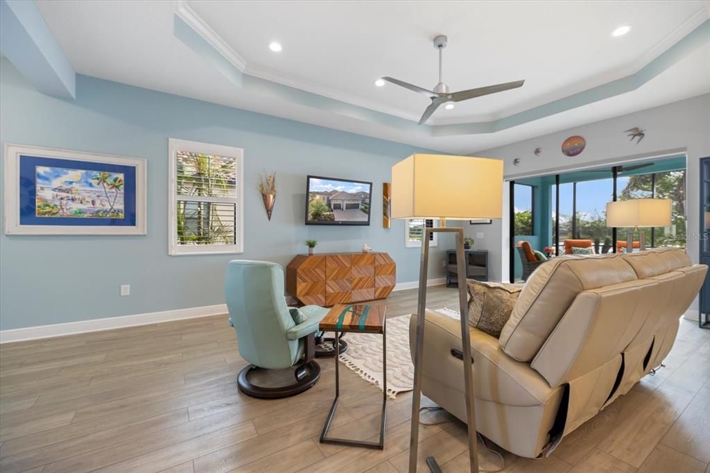 Activo con contrato: $575,000 (3 camas, 3 baños, 2337 Pies cuadrados)