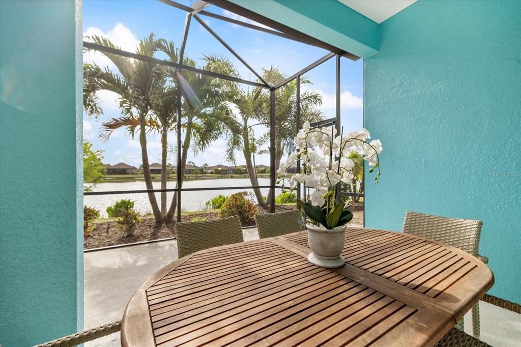 Activo con contrato: $575,000 (3 camas, 3 baños, 2337 Pies cuadrados)