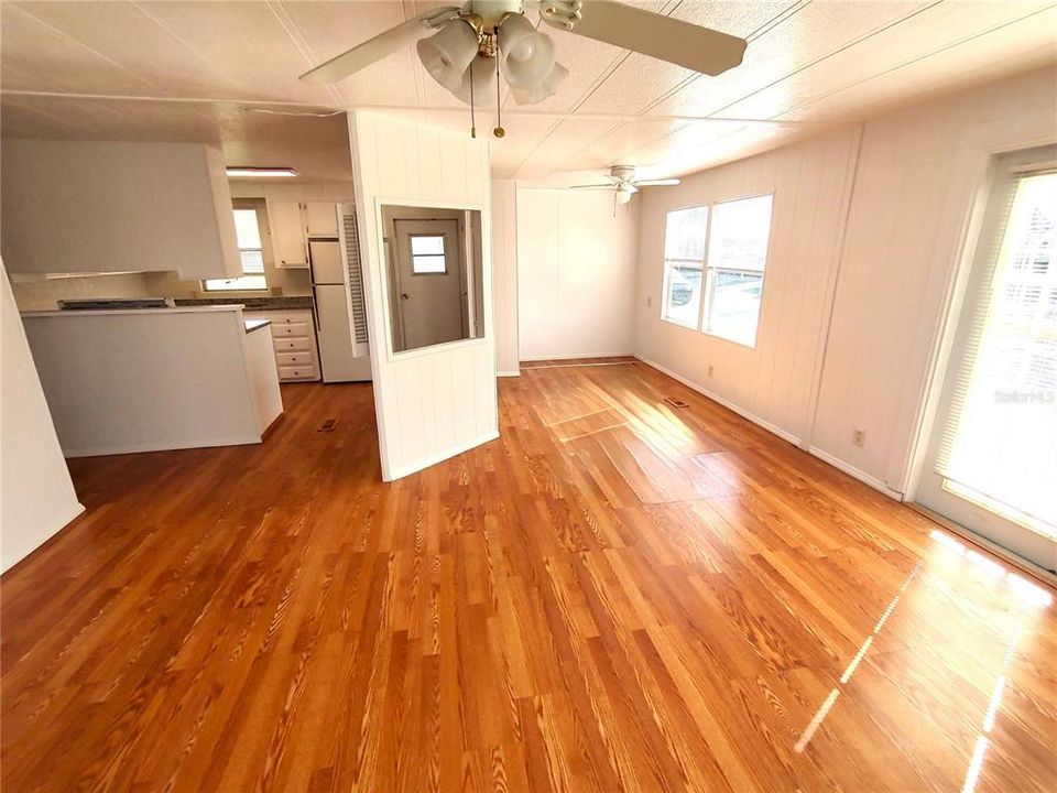 For Rent: $1,650 (2 beds, 2 baths, 1000 Square Feet)