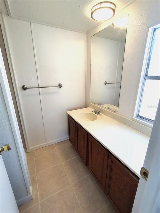 For Rent: $1,650 (2 beds, 2 baths, 1000 Square Feet)