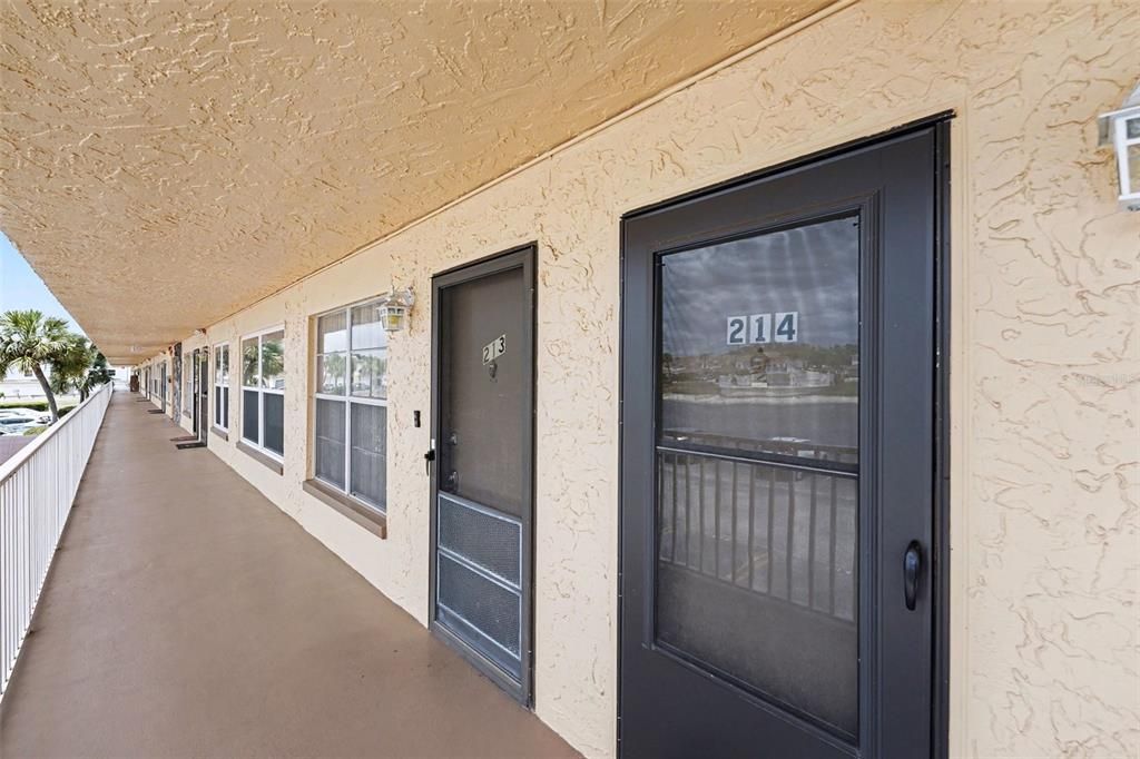For Sale: $85,000 (1 beds, 1 baths, 870 Square Feet)