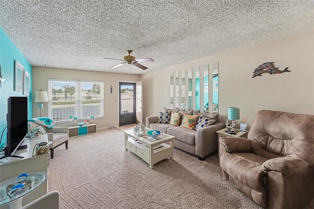 For Sale: $85,000 (1 beds, 1 baths, 870 Square Feet)