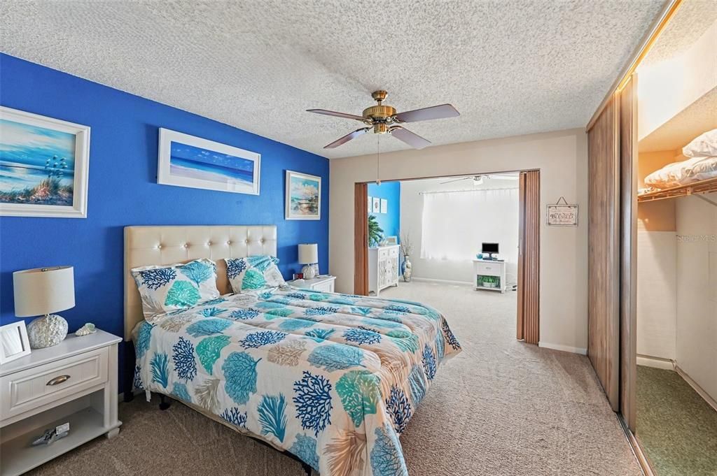 For Sale: $85,000 (1 beds, 1 baths, 870 Square Feet)