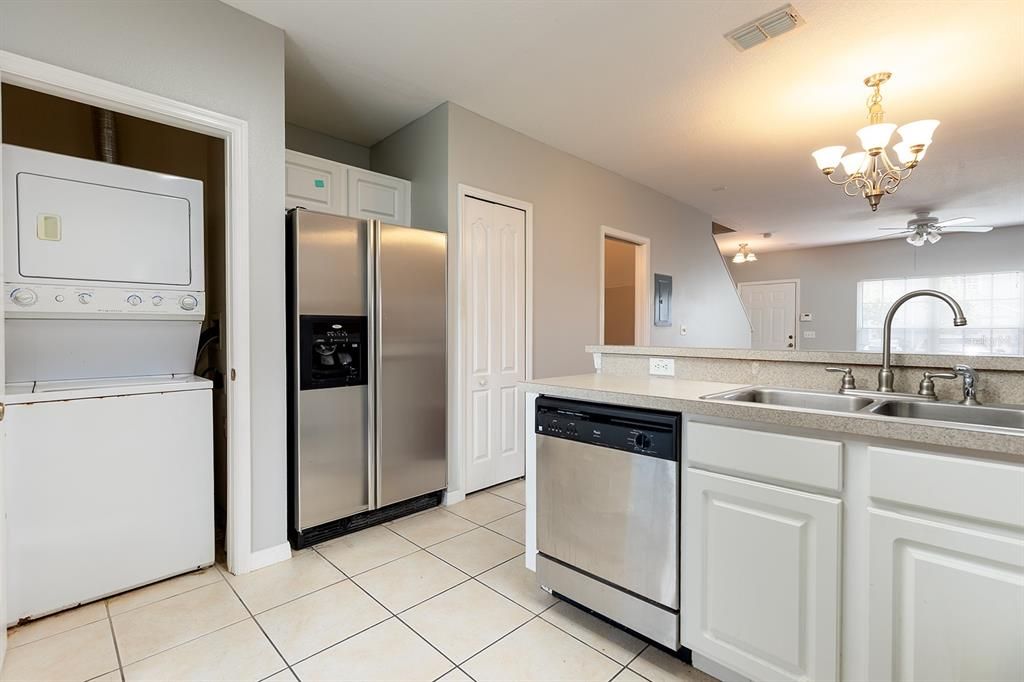 For Rent: $1,700 (2 beds, 2 baths, 1056 Square Feet)